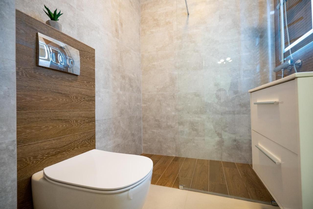 Moonlight Mamaia Apartments Ngoại thất bức ảnh